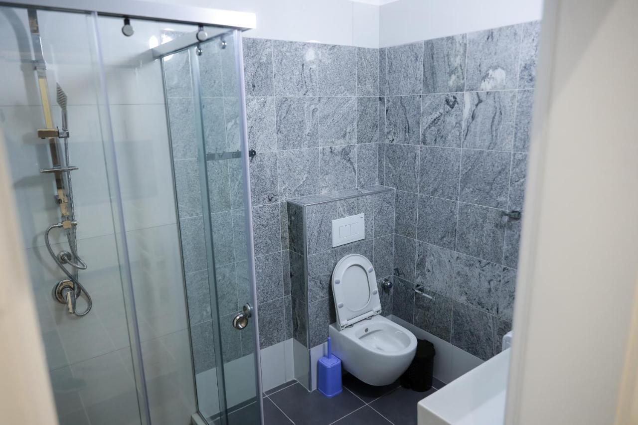 Fishta Apartments Q5 35 Velipoje Ngoại thất bức ảnh